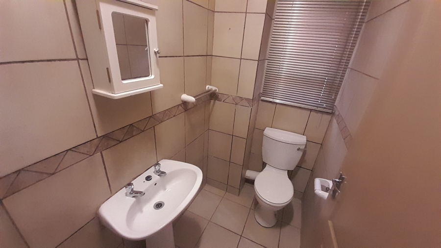 1 Bedroom Property for Sale in Vredenhof Sh Free State